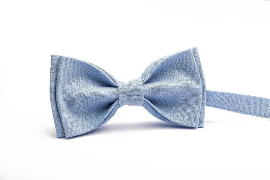 Ice Blue Pre-Tied Men's Bow Ties for Weddings - Effortless Elegance