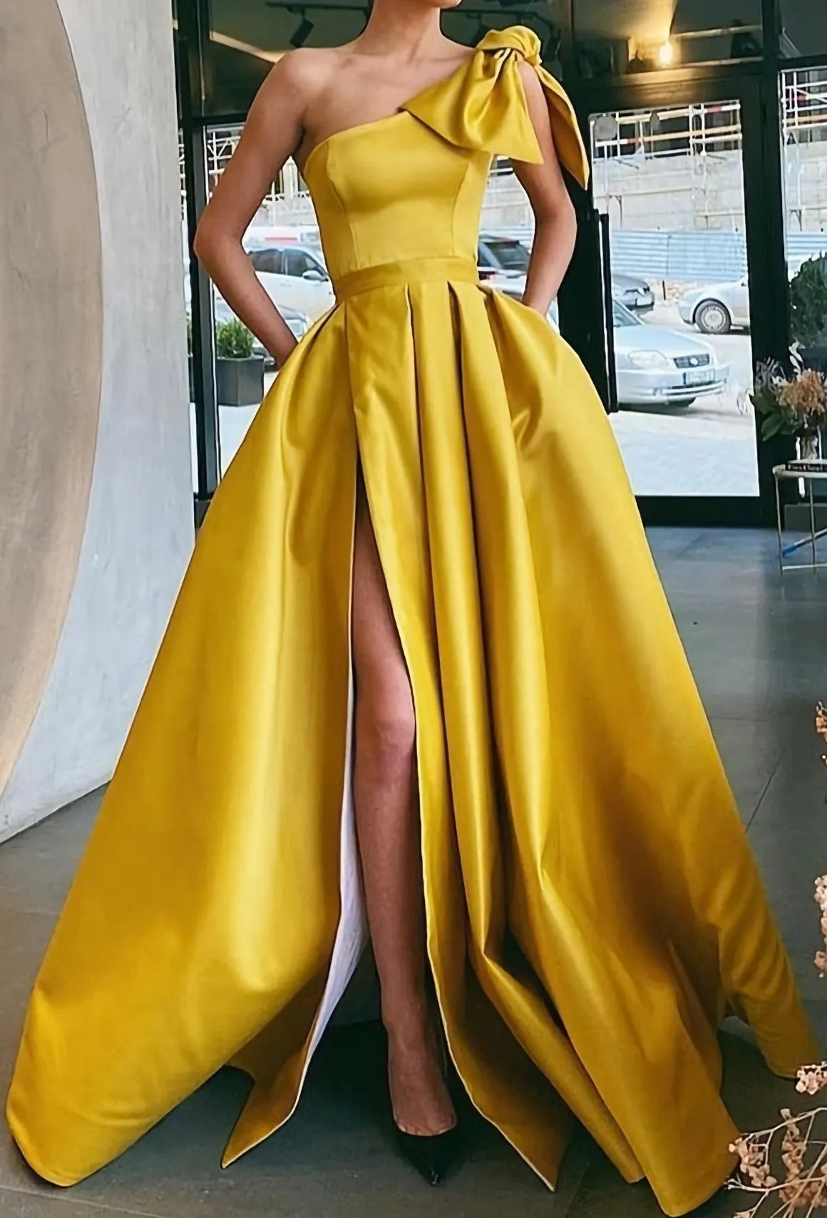 Satin Yellow Prom Dress With Bow Single Shoulder